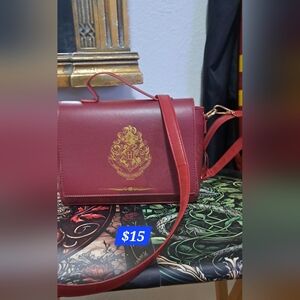 SHEIN Burgundy Hogwarts Crest Purse